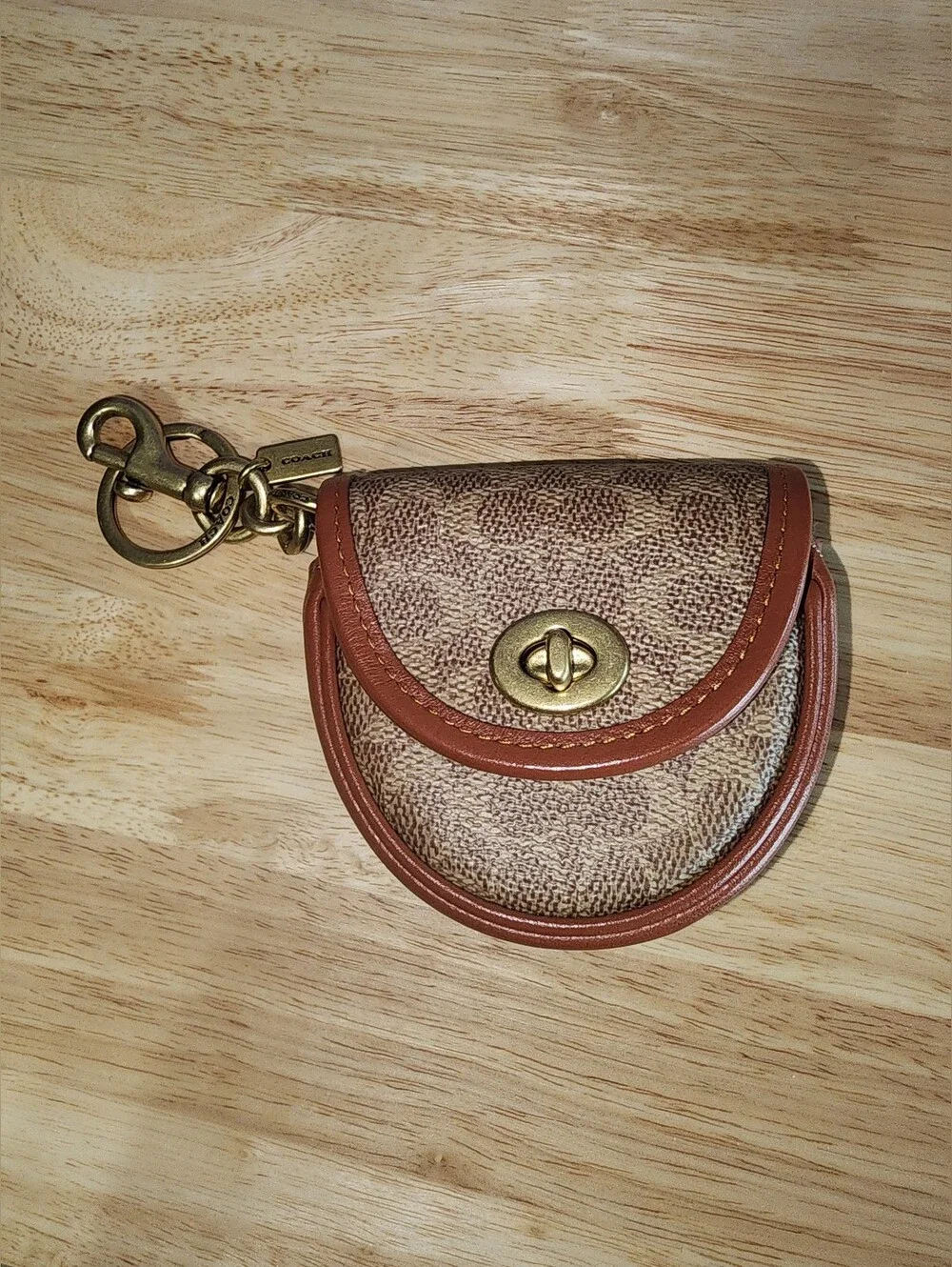 Coach Saddle Bag Brown Signature Tan Mini Turnlock Purse Charm NWOT - Picture 1 of 9